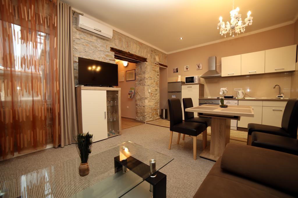 Apartment Anitea Pula Extérieur photo